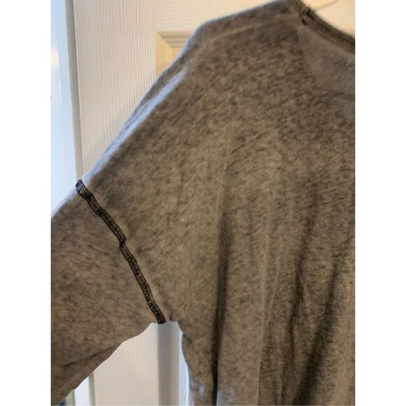 FREE PEOPLE “WE THE FREE” VINTAGE TOP GRAY RAW HEM AND CUFFS TOP SZ S - Picture 7 of 11